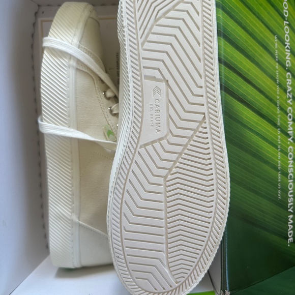 Brand new Cariuma Off-White High Top Canvas Sneaker - Picture 4 of 7